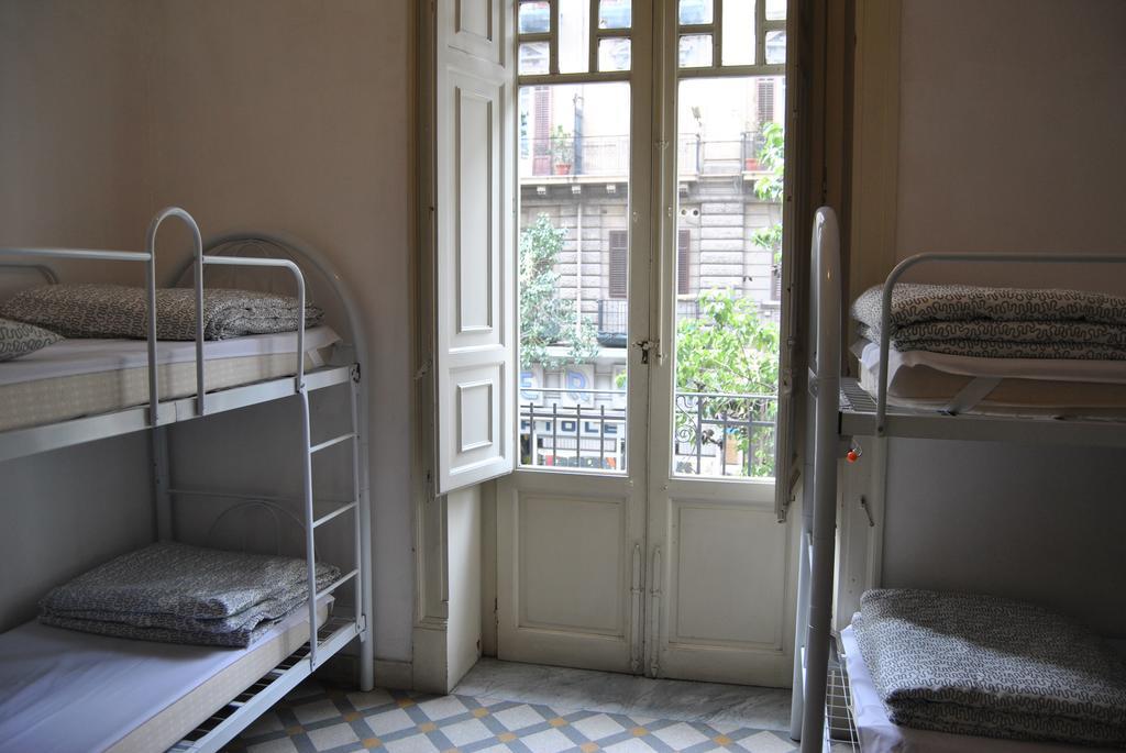 On The Way Hostel Palermo Exterior foto